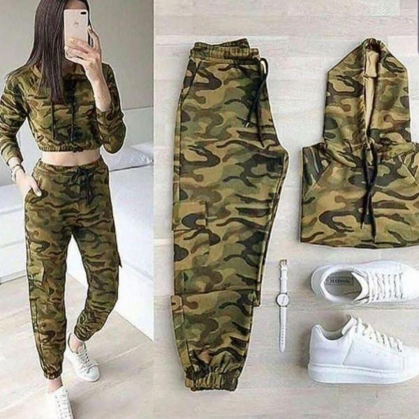 Women tracksuit